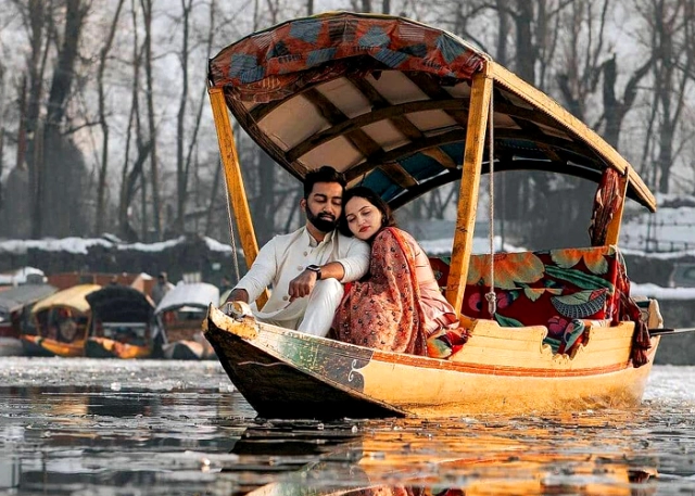 <span> Day 1 </span> Arrive at Srinagar Airport. Local Sightseeing of Srinagar